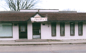 Photo of grocery story building